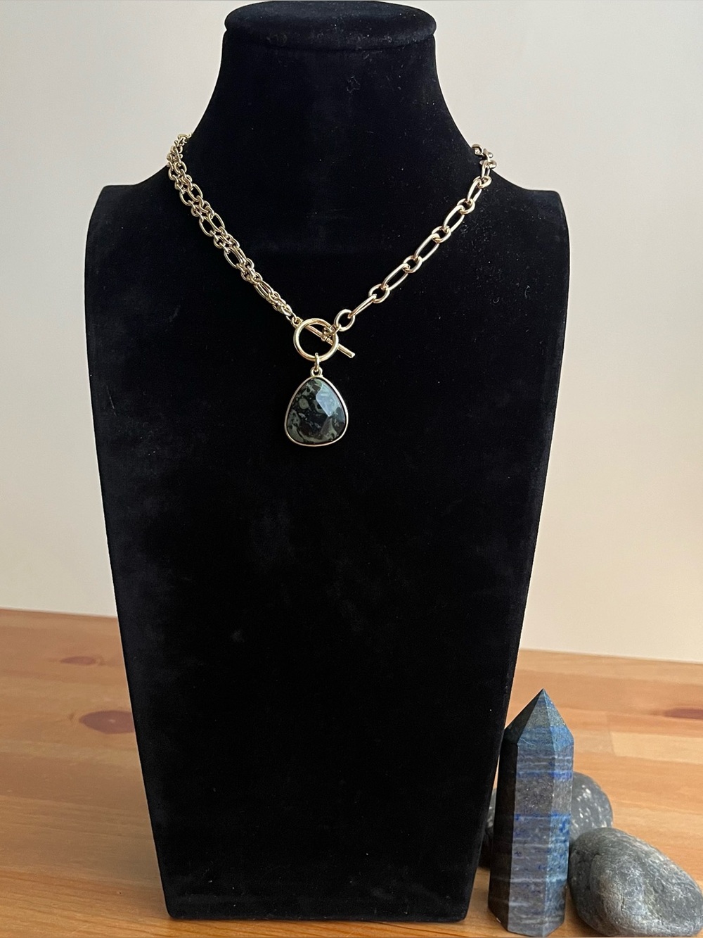 Pendant necklace gold tone toggle closure women's' jewelry statement acrylic
